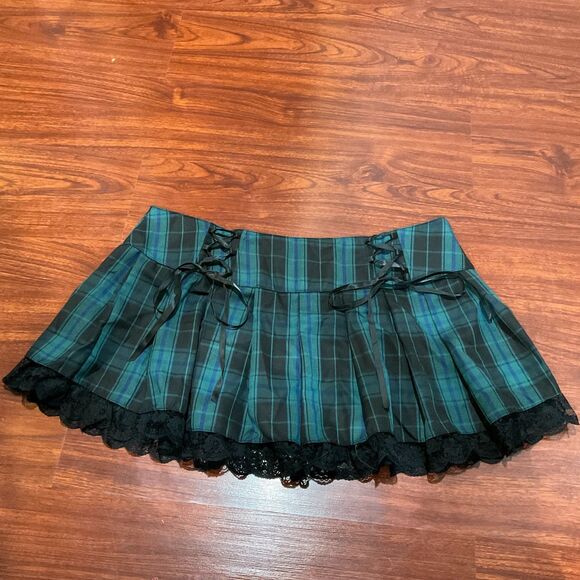 Widow Green Black Plaid Lace Trim Mini Skirt Gothic Grunge Plus 2X NWT - Picture 8 of 8